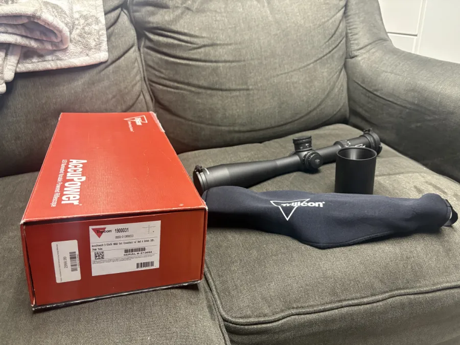 Lunette de visée Trijicon Accupower 5-50x56 neuve en boîte, en MRAD.