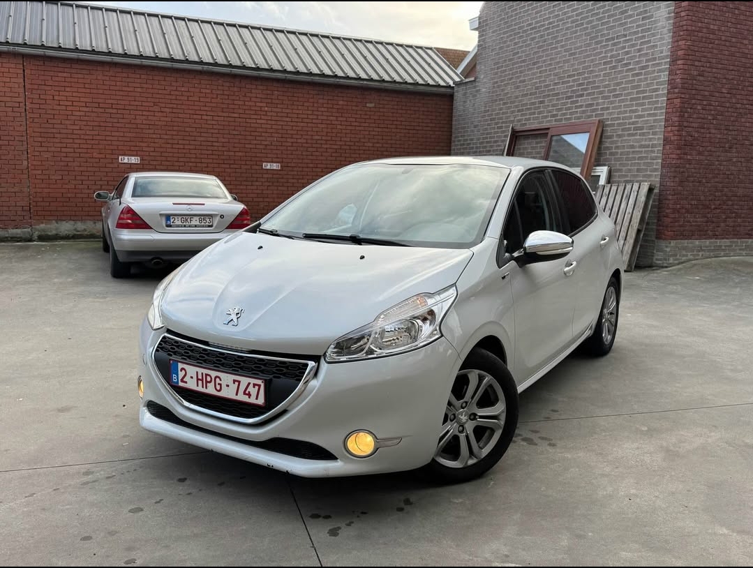 peugeot 208 2013